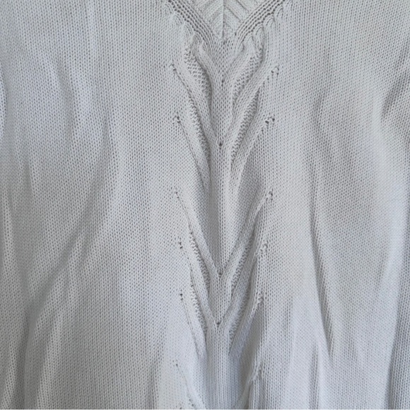 Tommy Hilfiger Elegant White V-Neck Sweater - Picture 2 of 4